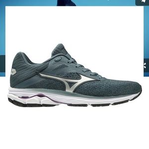 Mizuno Wave Rider 23 US size 8, EUC (barely worn!)